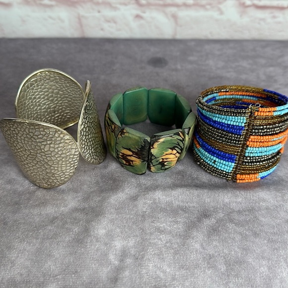 Gorgeous Lot of Bangle Fashion Bracelets Bangles - Picture 2 of 12